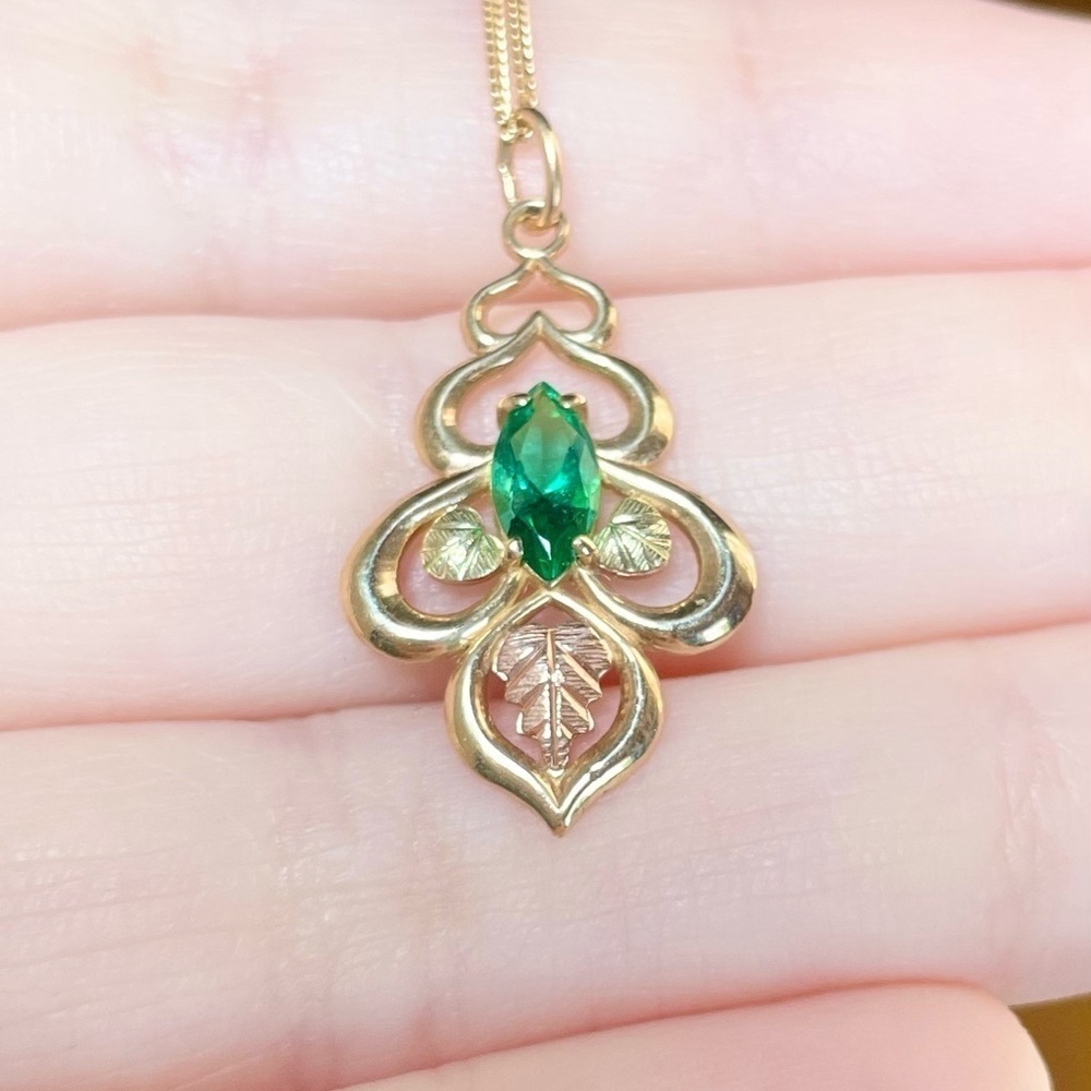 Vintage 10K black hills gold green Helenite marquis tricolor solid gold … - Picture 4 of 8